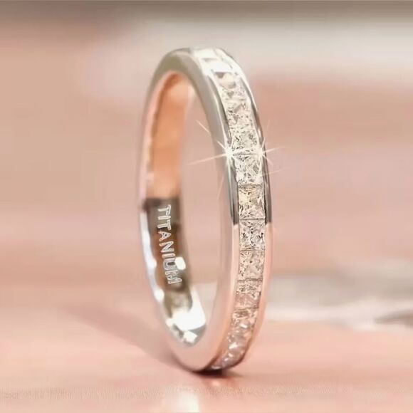 🩶 NEW Titanium Silver and CZ Sparkling Ring 🩶 - Picture 1 of 8